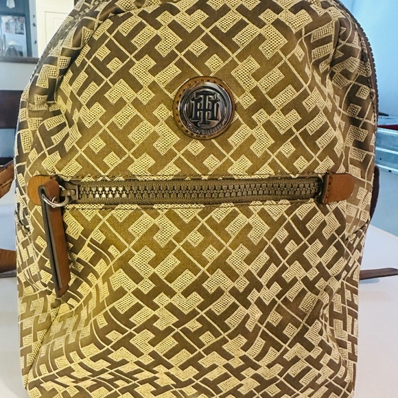 Tommy Hilfiger Logo Print Small Backpack 🎒 - Picture 3 of 16